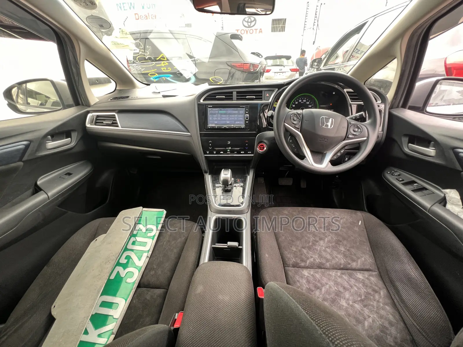 Honda Fit Shuttle 1.5 Hybrid 2WD 2019 Silver