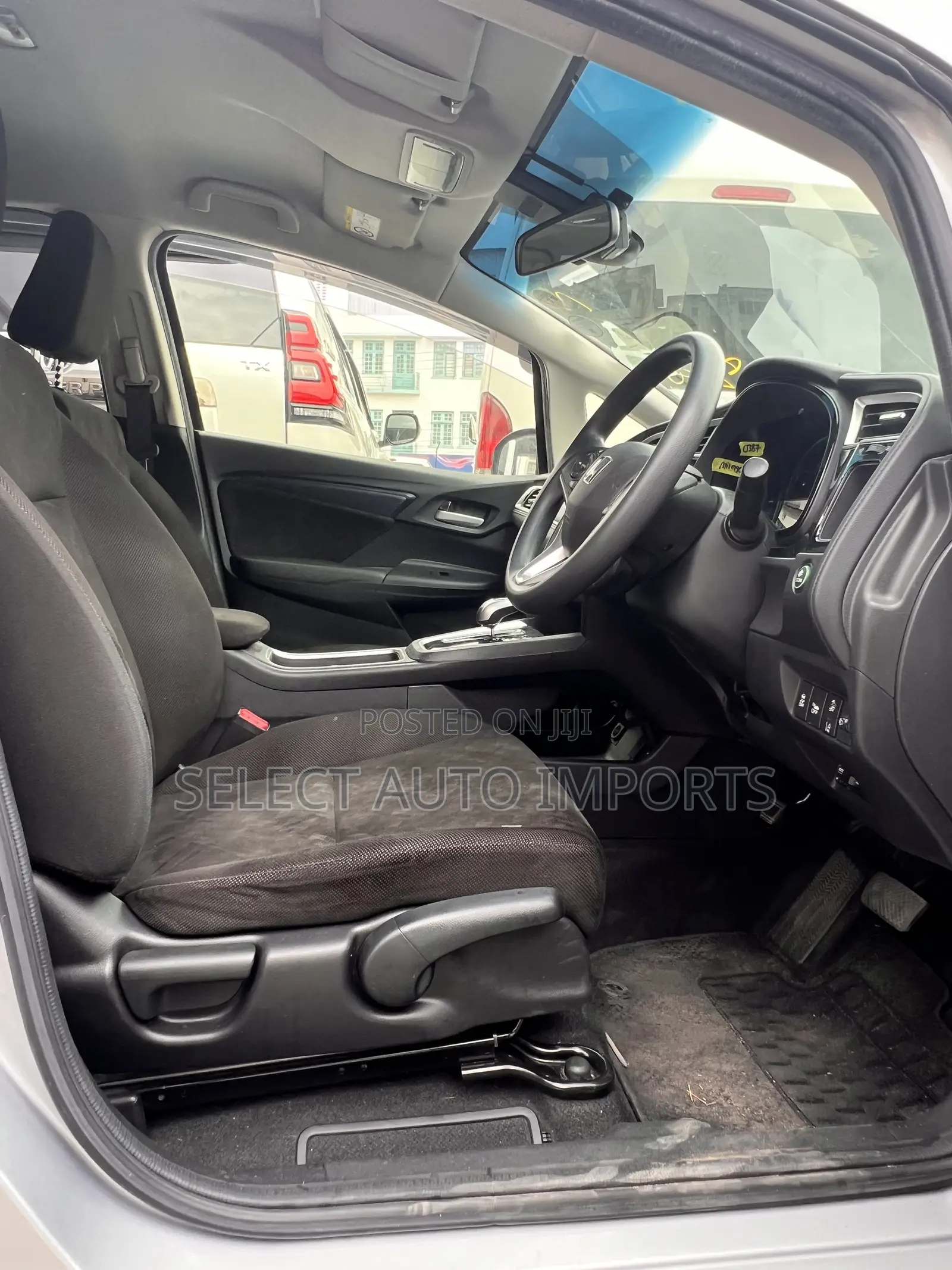 Honda Fit Shuttle 1.5 Hybrid 2WD 2019 Silver