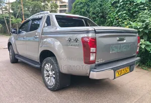 Isuzu D-MAX 2022 Gray