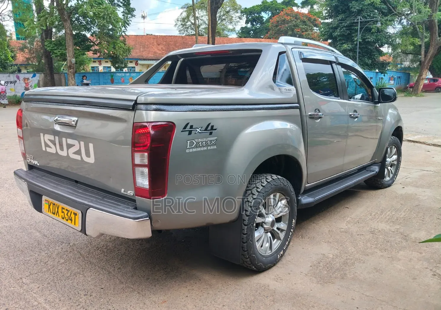 Isuzu D-MAX 2022 Gray