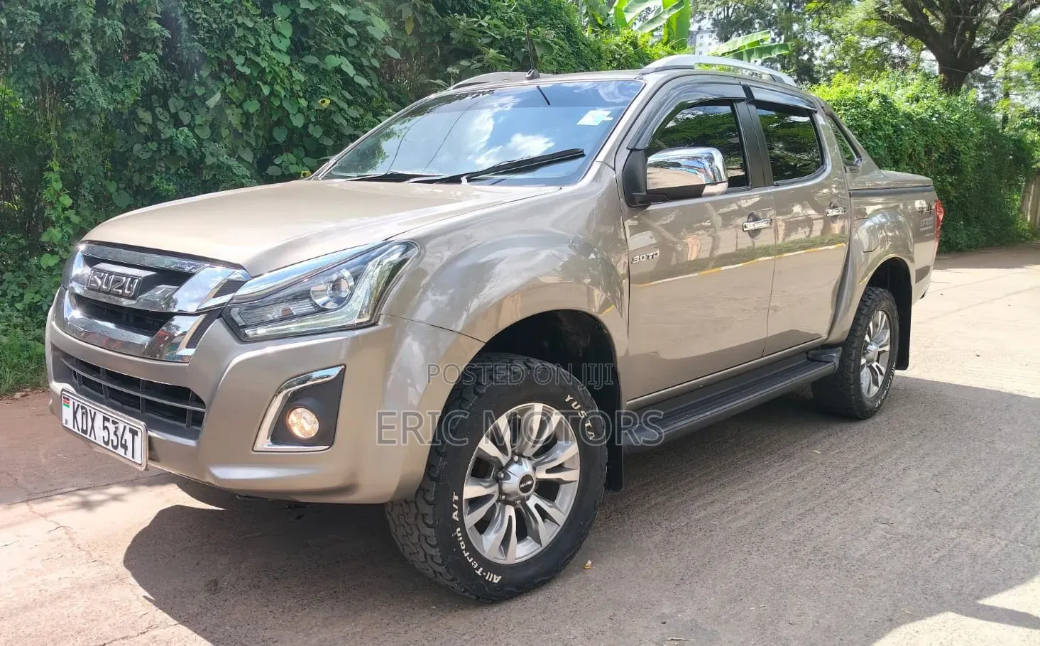Isuzu D-MAX 2022 Gray