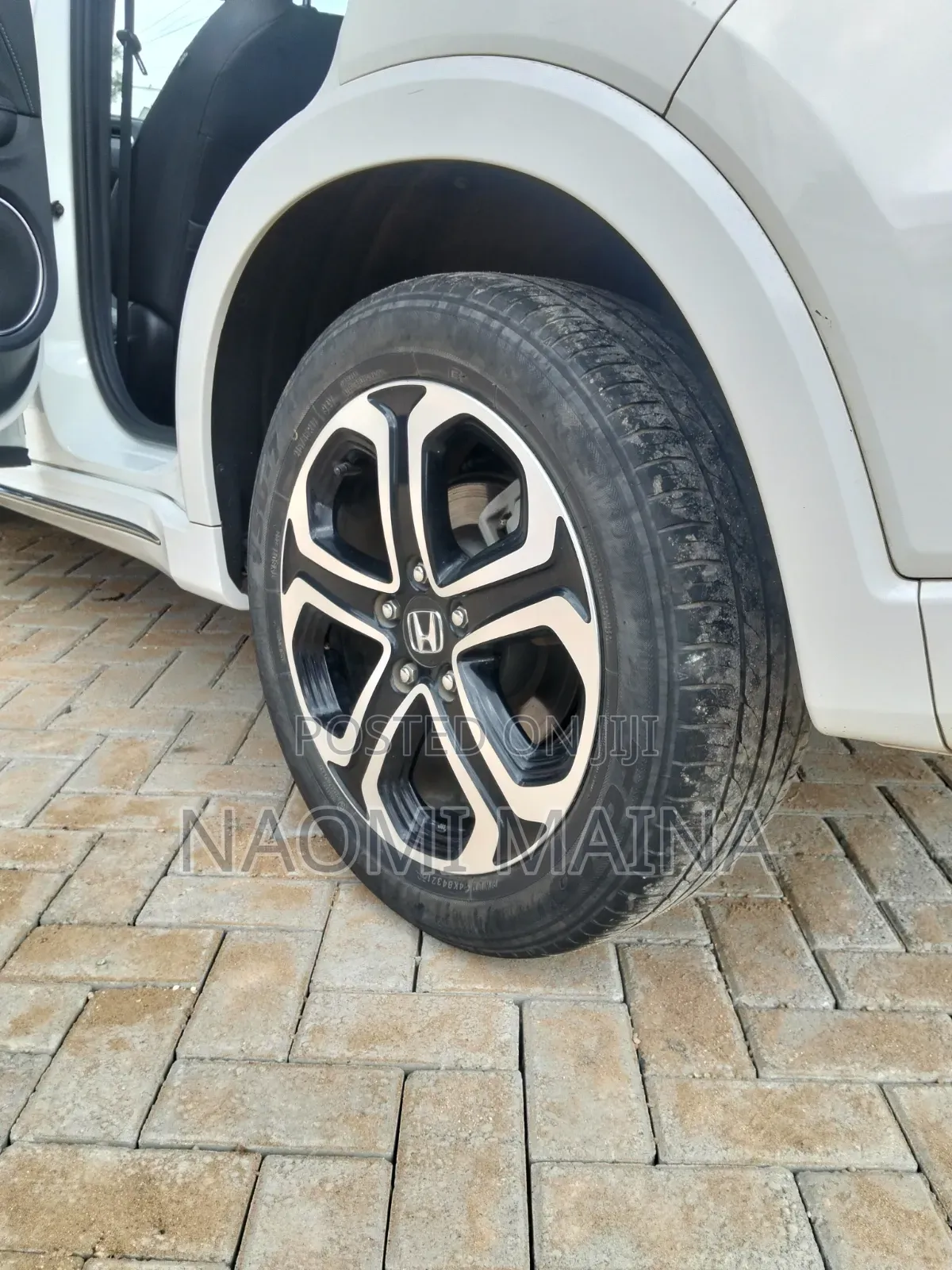 Honda Vezel 2018 White