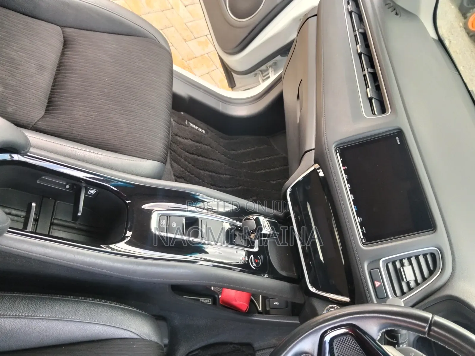 Honda Vezel 2018 White
