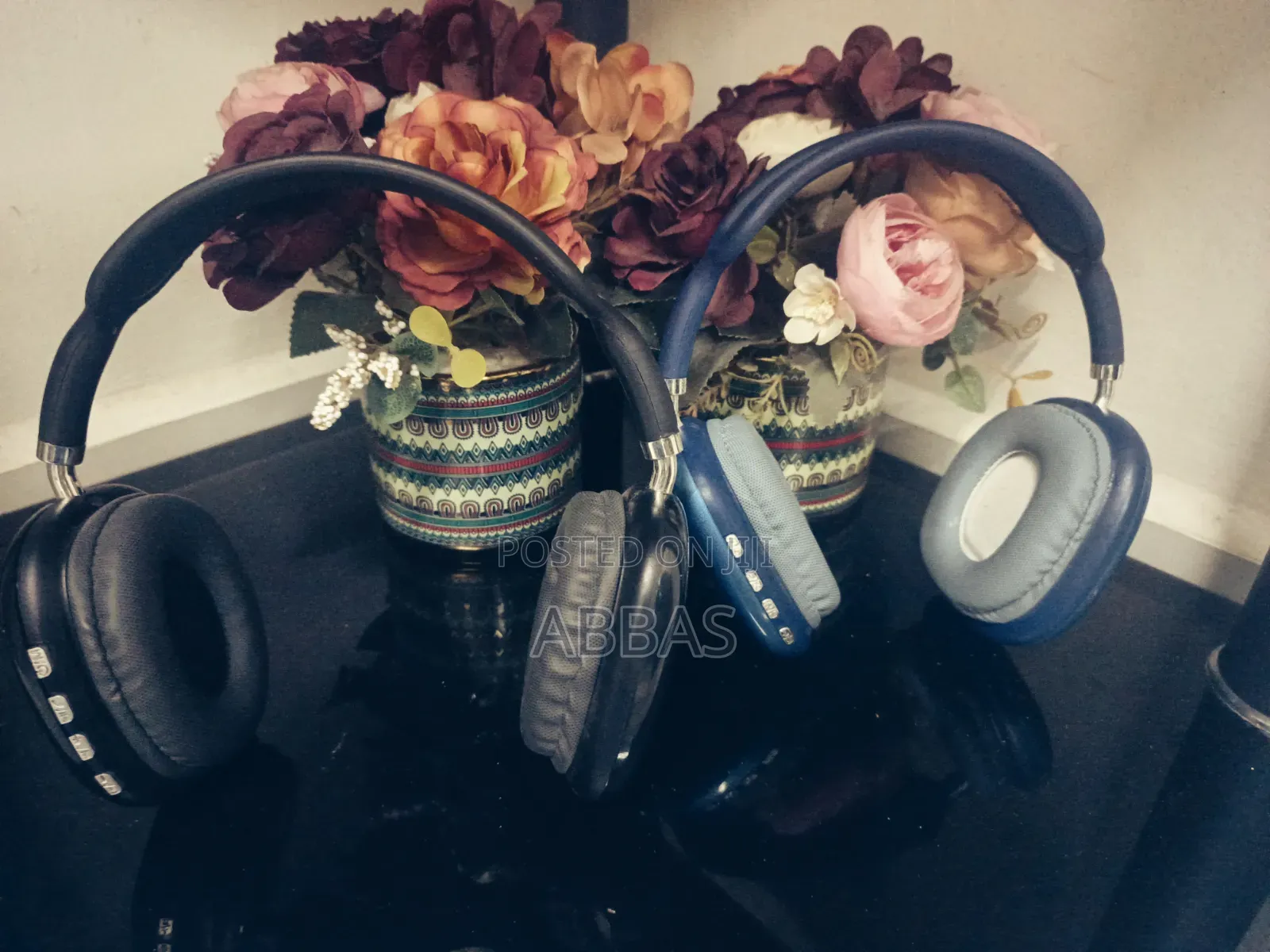 Negotiable Headphones GoodQuality P9 and P9-A5Black/Blue From Pakistan