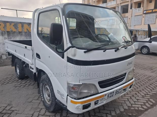 Toyota Dyna - thumbnail 3