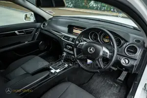 Mercedes-Benz C200 2011 White