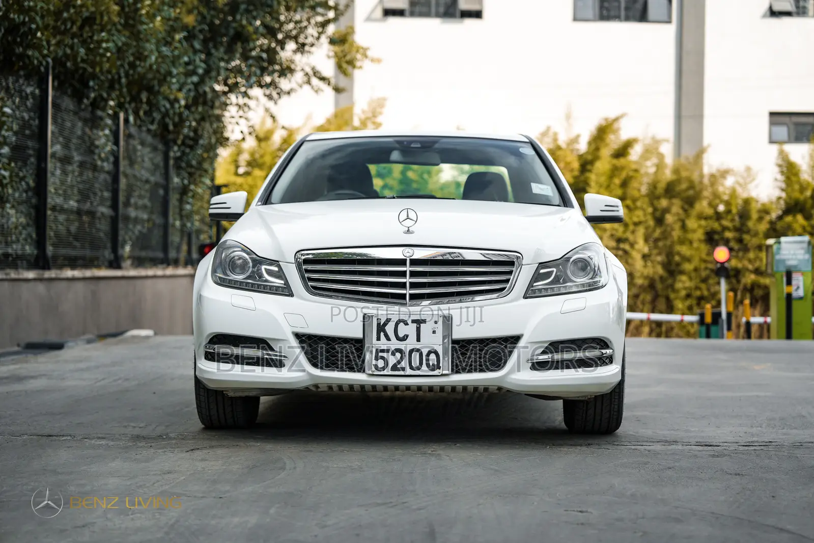 Mercedes-Benz C200 2011 White