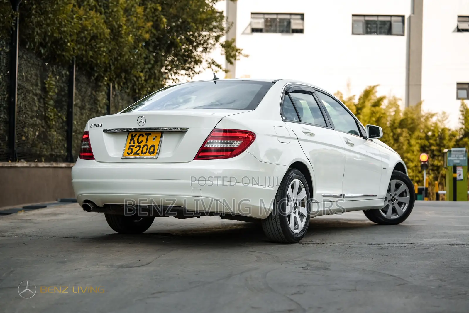 Mercedes-Benz C200 2011 White