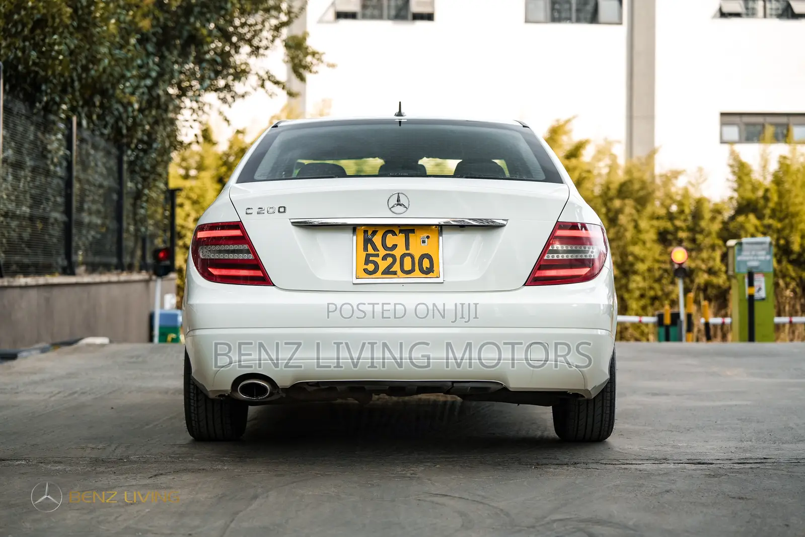 Mercedes-Benz C200 2011 White