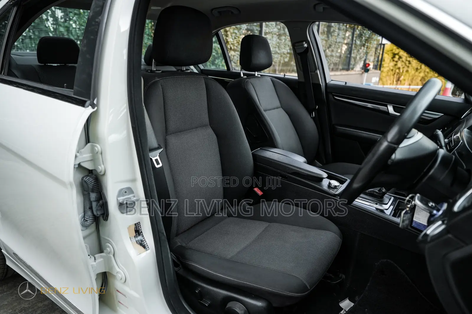Mercedes-Benz C200 2011 White
