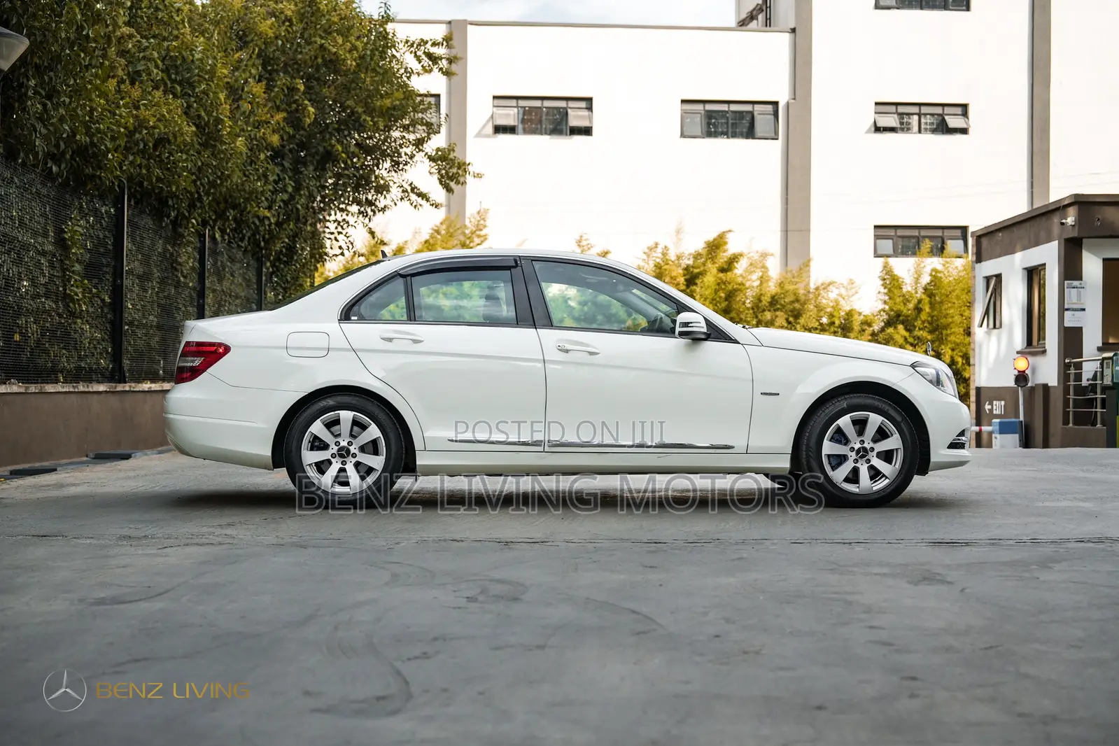 Mercedes-Benz C200 2011 White