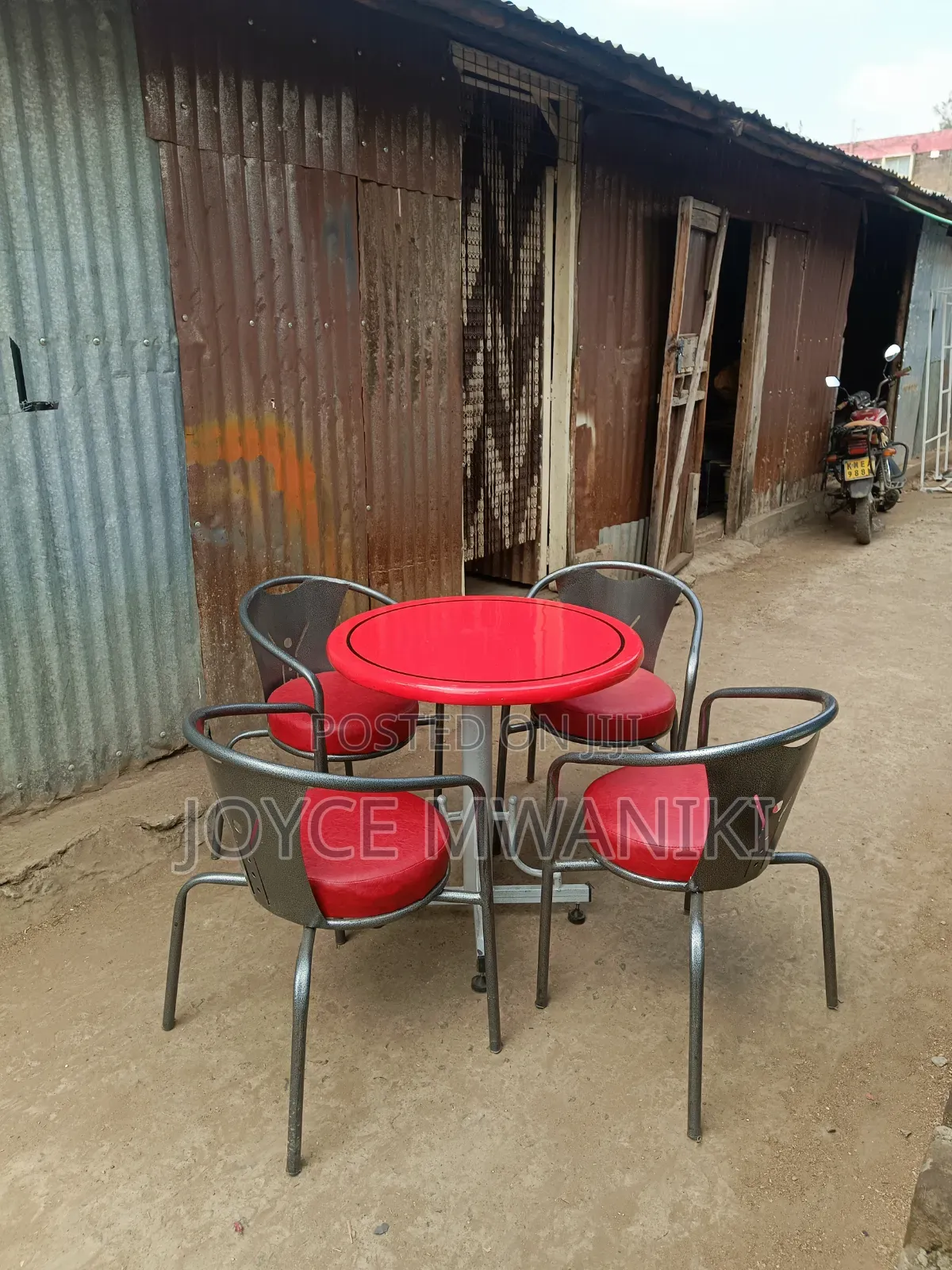 Modern Curved Back Restaurant Chairs and a Table 