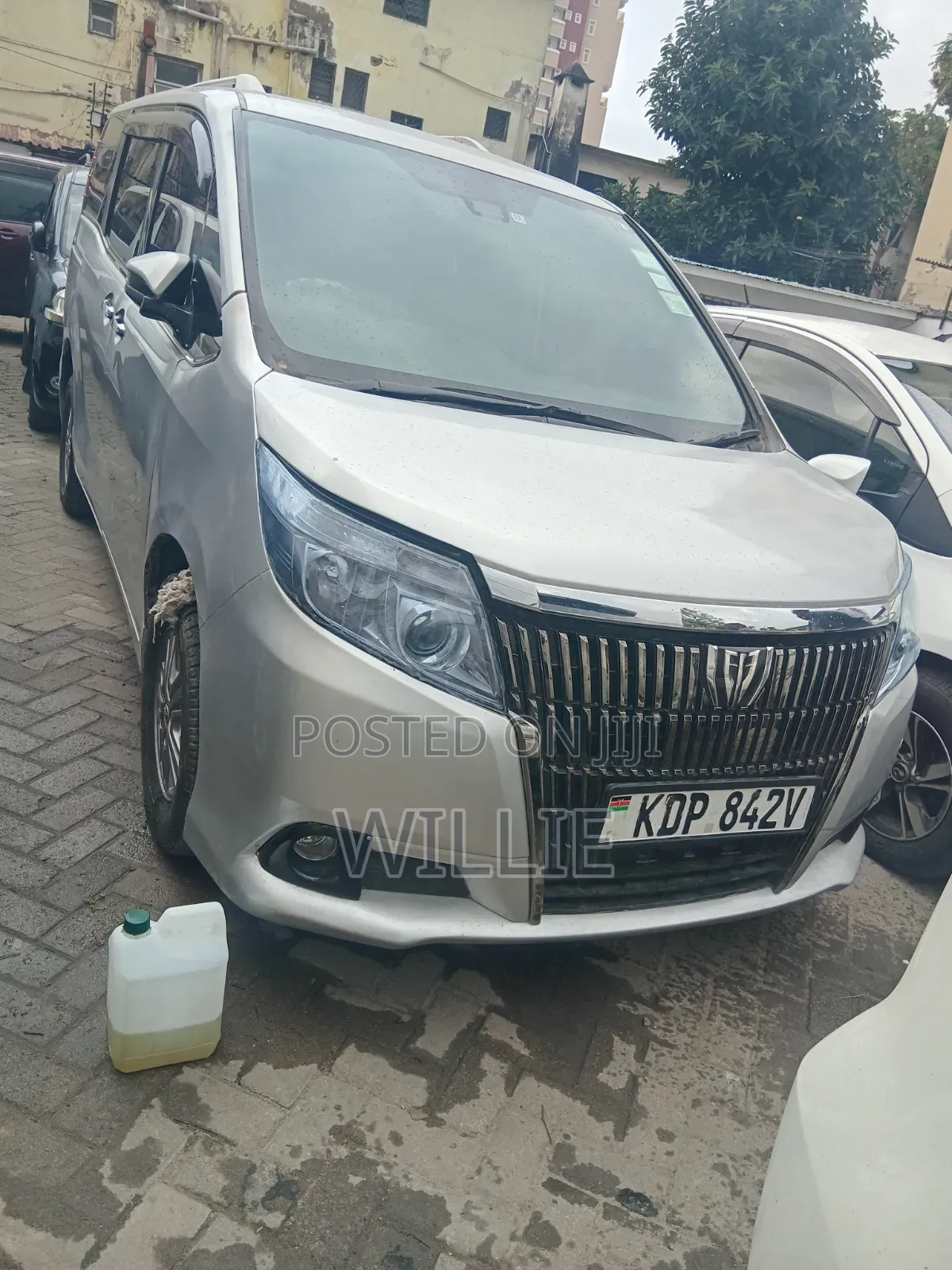 Toyota Noah 2016 Silver