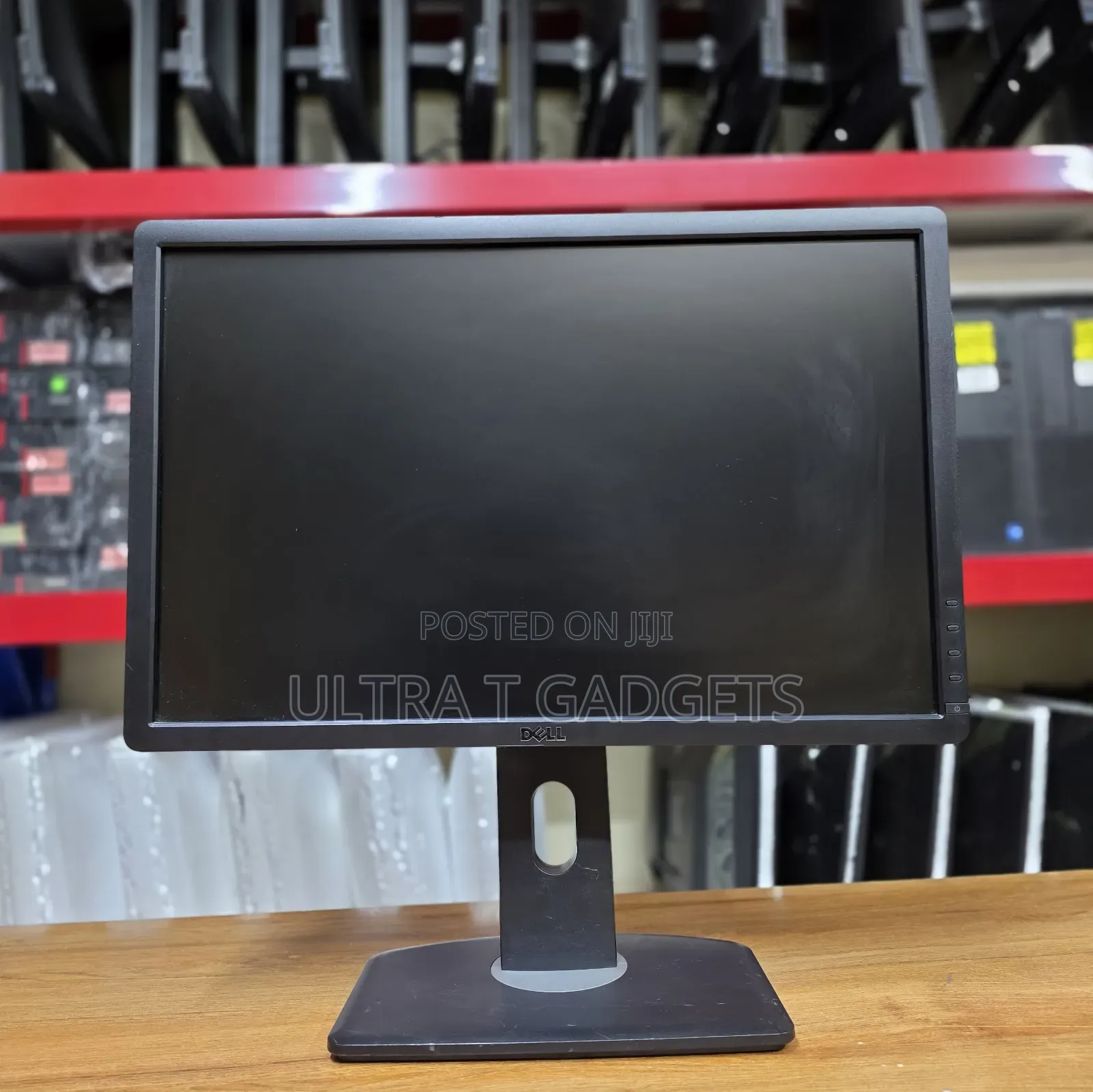 Dell 22" Framed Monitor – VGA / DisplayPort / DVI