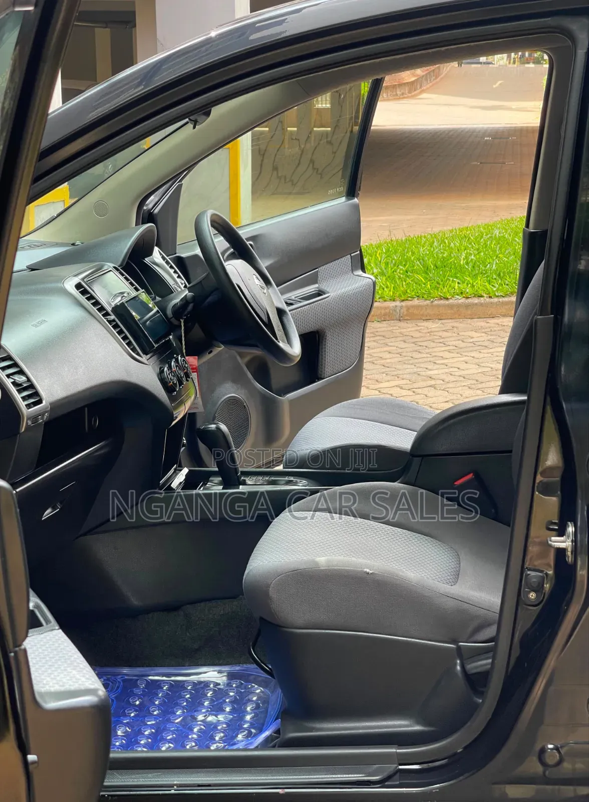 Nissan Wingroad 2012 Black