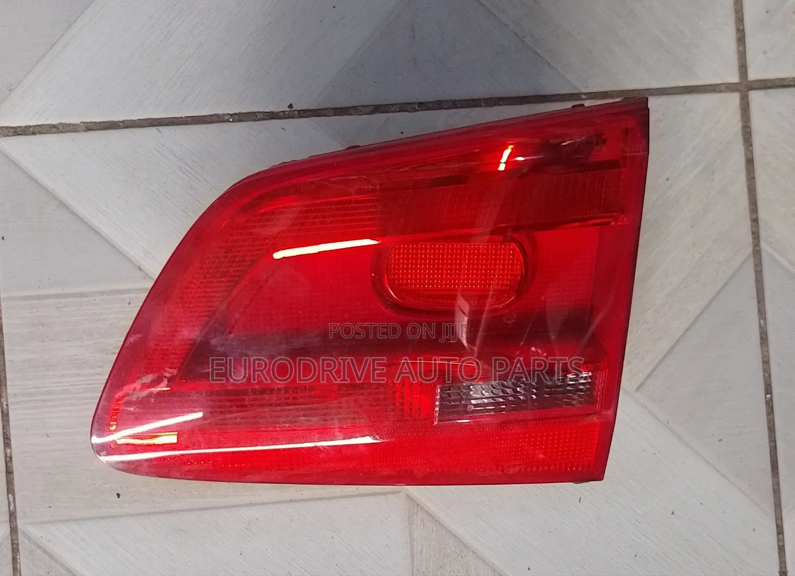 Volkswagen Touran Boot Light 2010-2015 Model