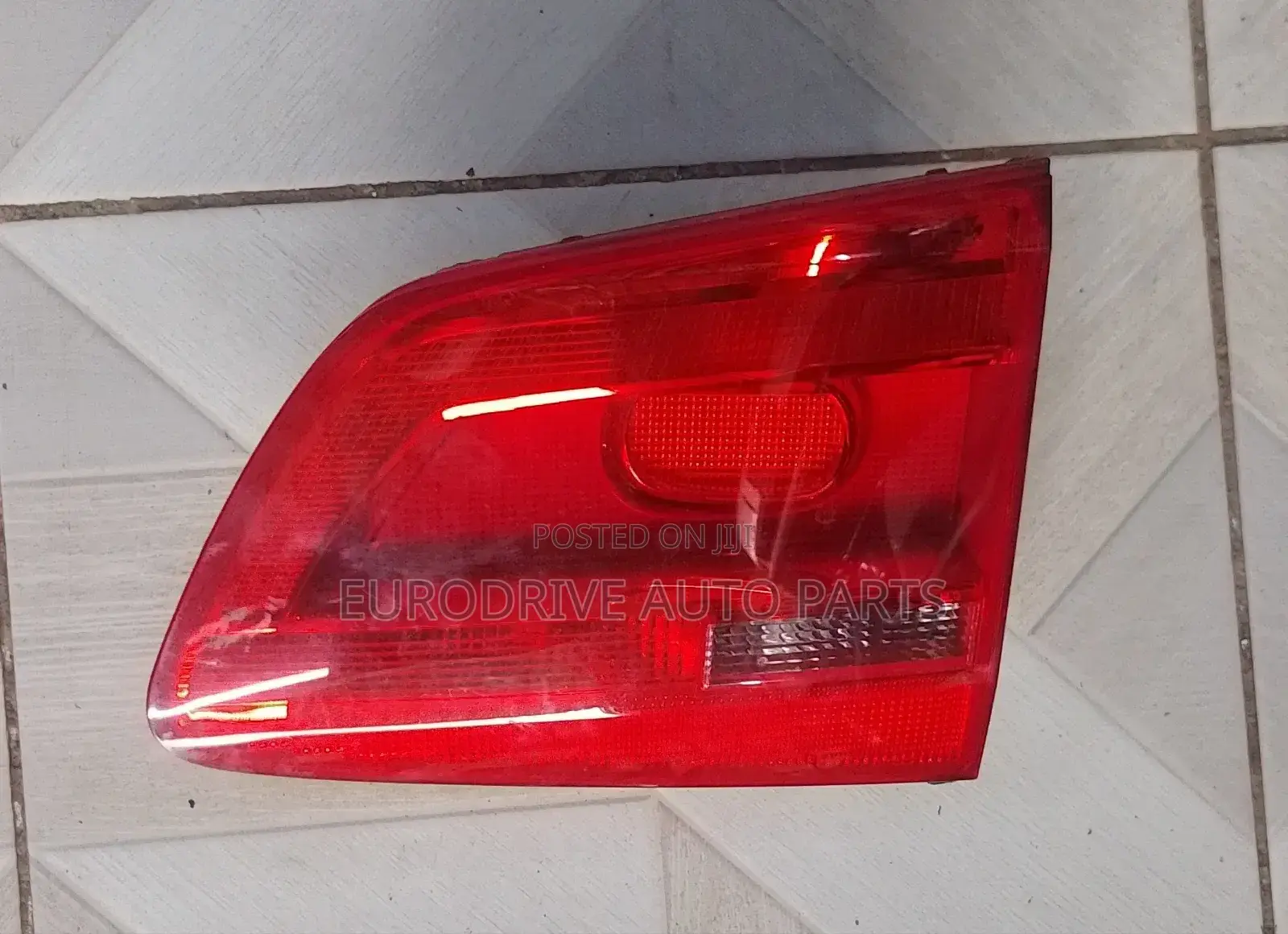 Volkswagen Touran Boot Light 2010-2015 Model