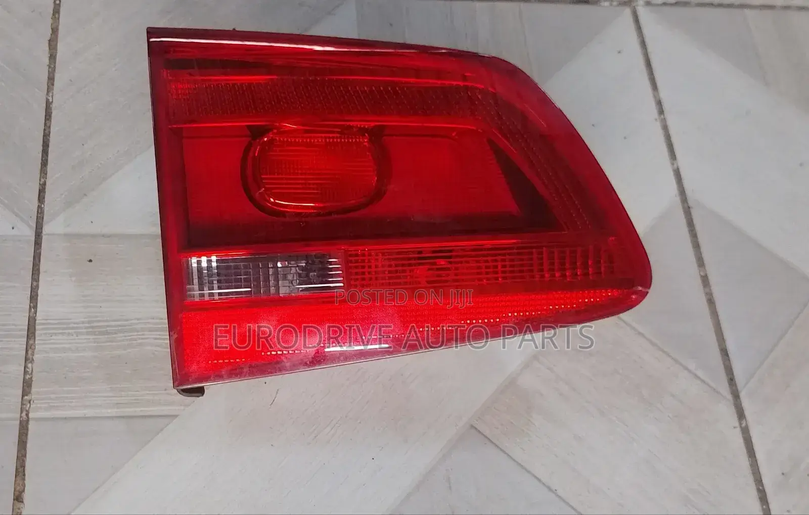 Volkswagen Touran Boot Light 2010-2015 Model