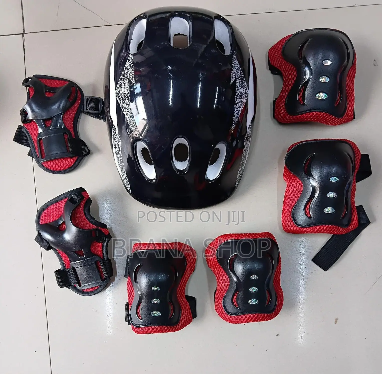 Kids Black Helmet – Stylish, Comfortable Protective