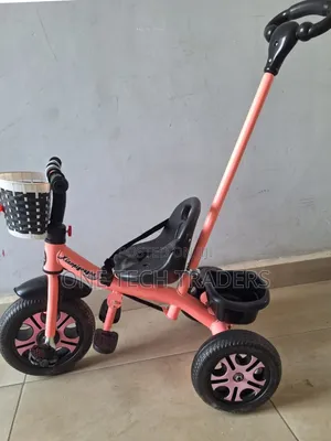 Kids Tricylce With a Removable Push Handle