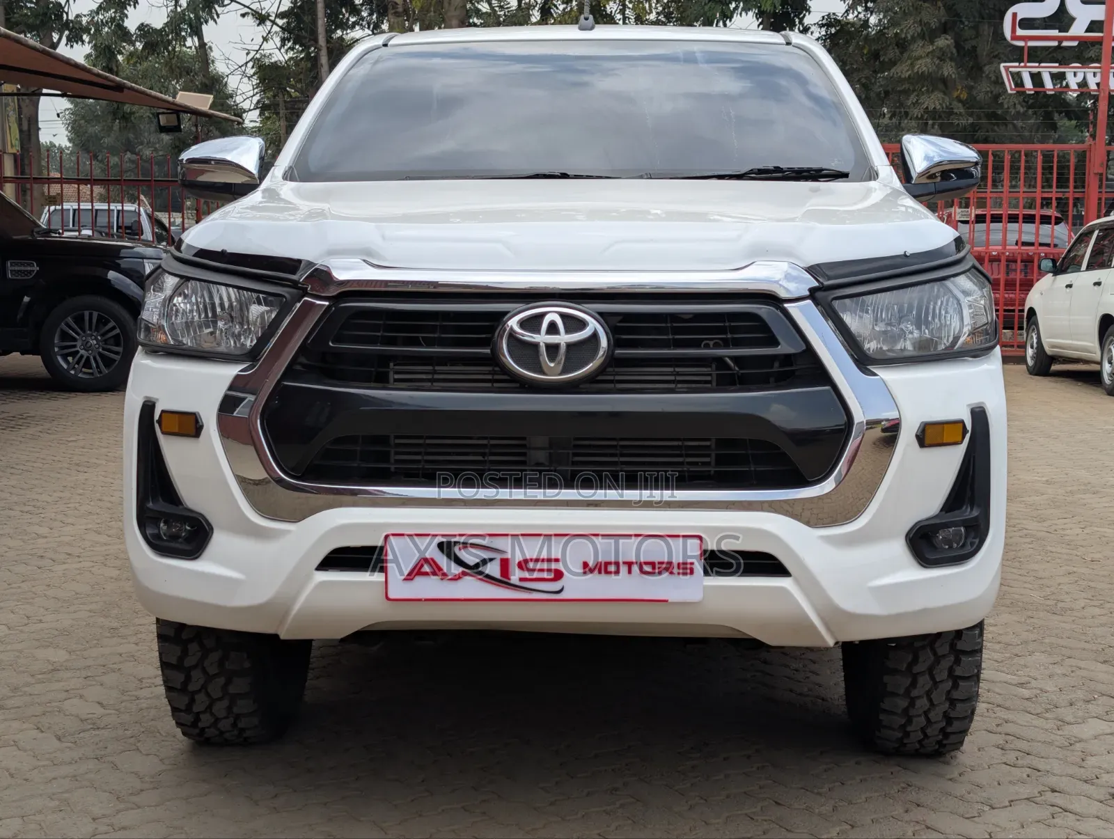 Toyota Hilux 2020 White