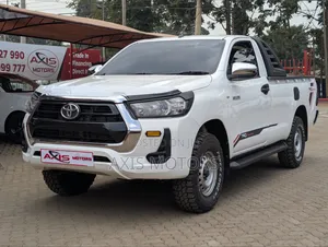Toyota Hilux 2020 White