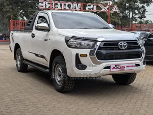 Toyota Hilux 2020 White