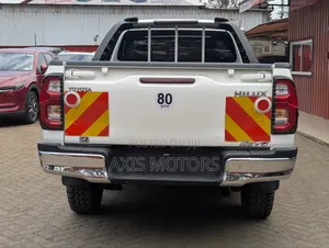 Toyota Hilux 2020 White