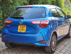 Toyota Vitz 2017 Blue