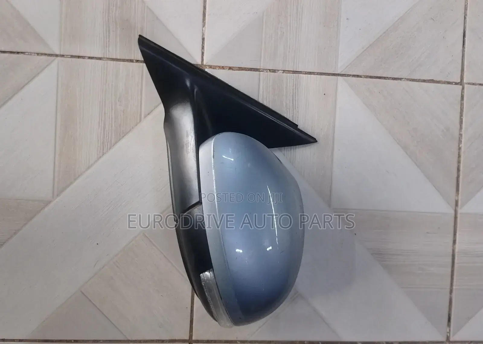 Volkswagen Tiguan Side Mirror 2012 Model