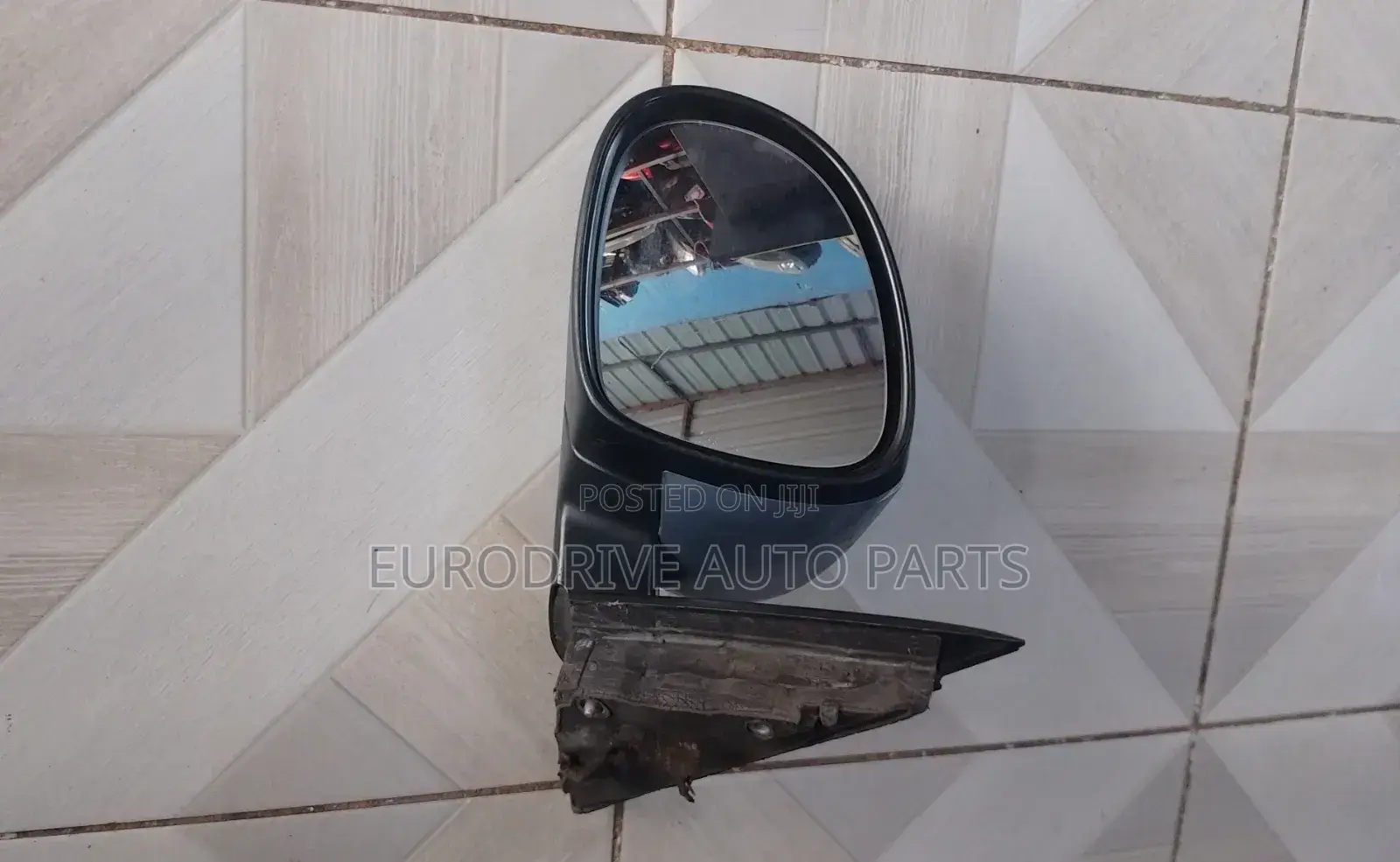 Volkswagen Tiguan Side Mirror 2012 Model
