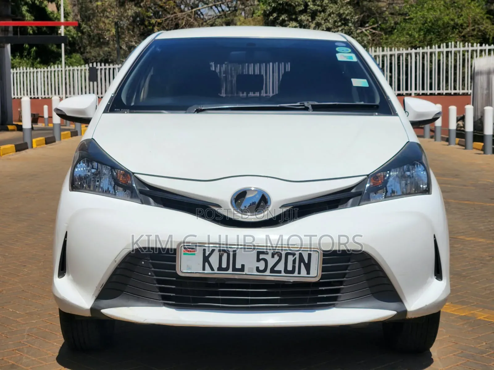 Toyota Vitz 2016 Pearl