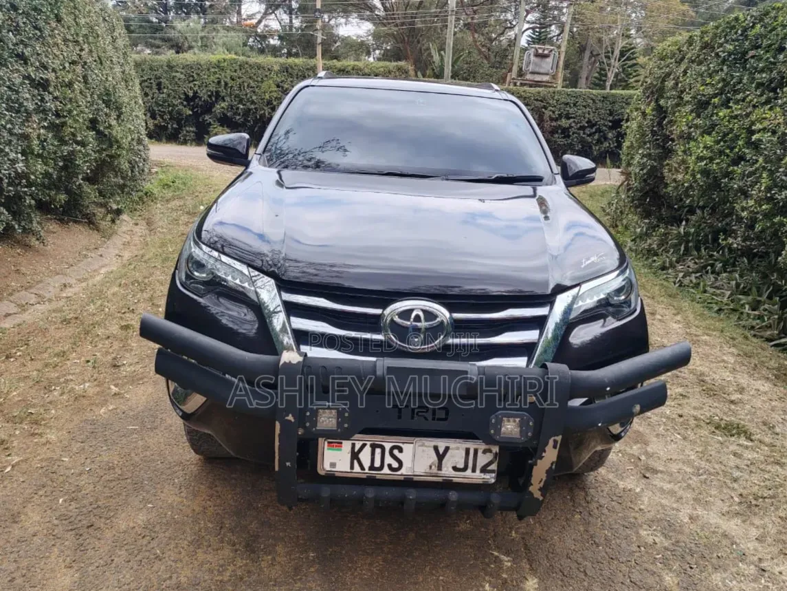 Toyota Fortuner 2018 Black