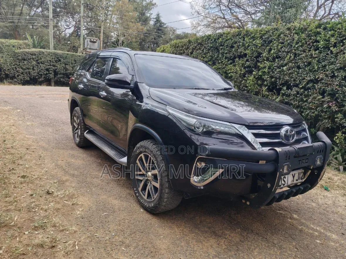 Toyota Fortuner 2018 Black