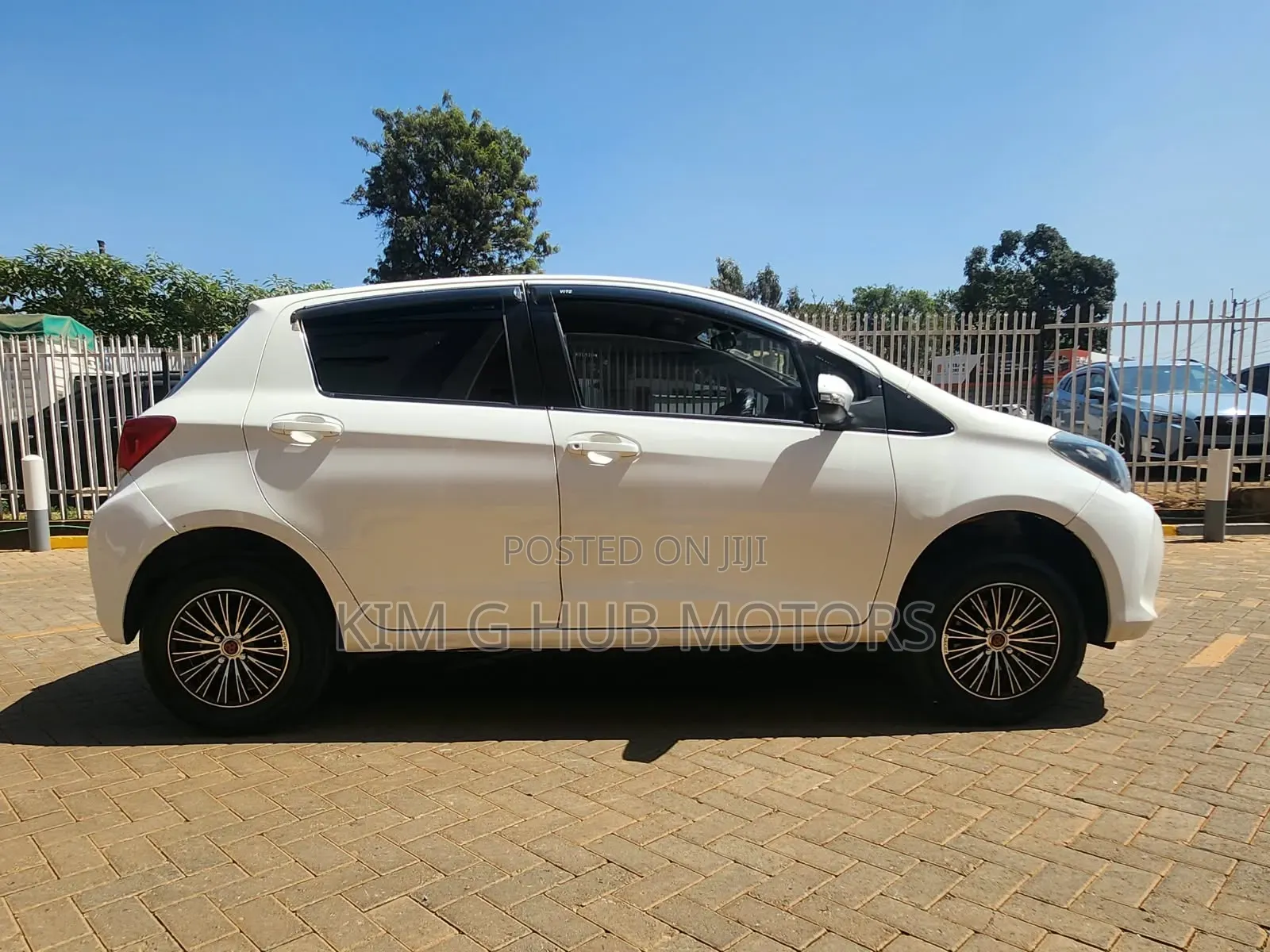 Toyota Vitz 2016 Pearl