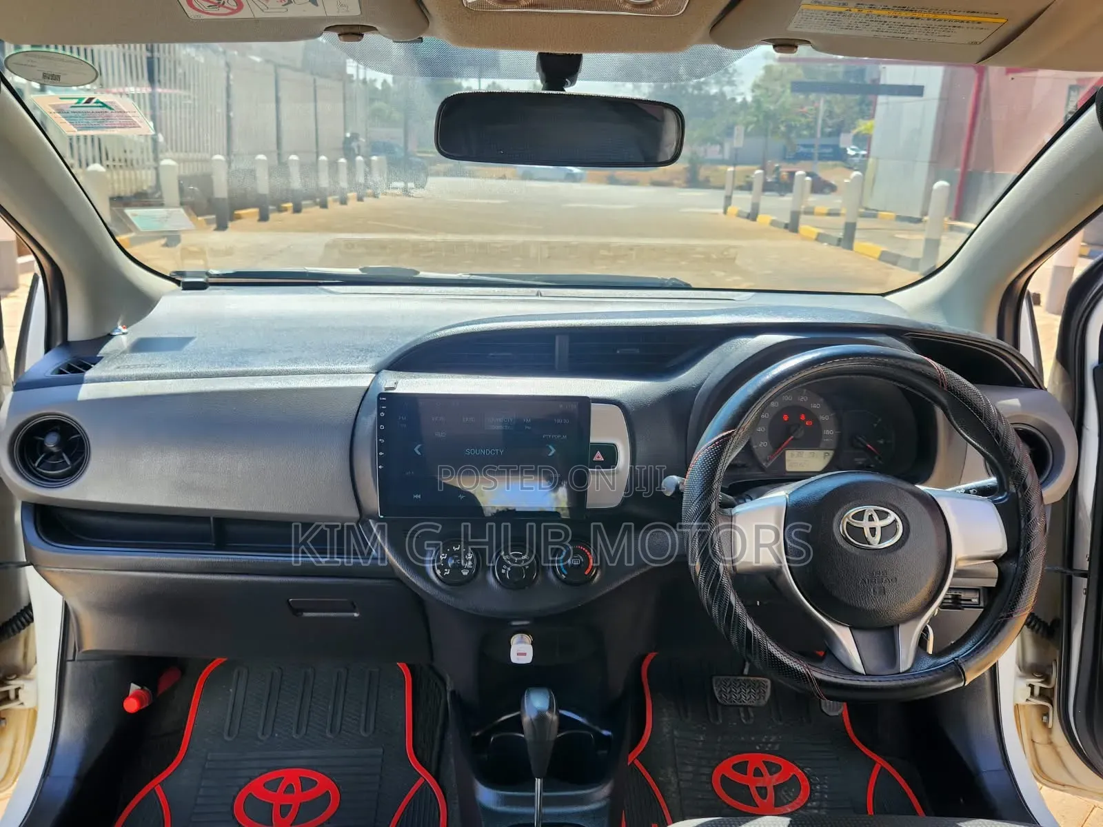 Toyota Vitz 2016 Pearl