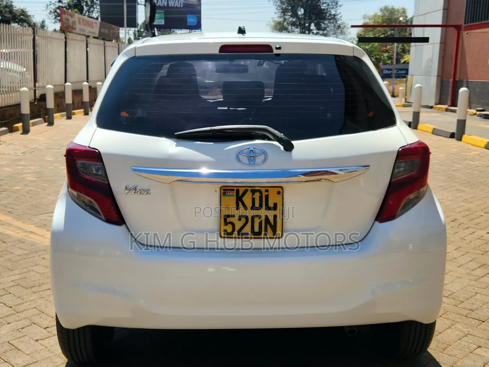 Toyota Vitz 2016 Pearl