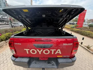 Toyota Hilux 2019 Red