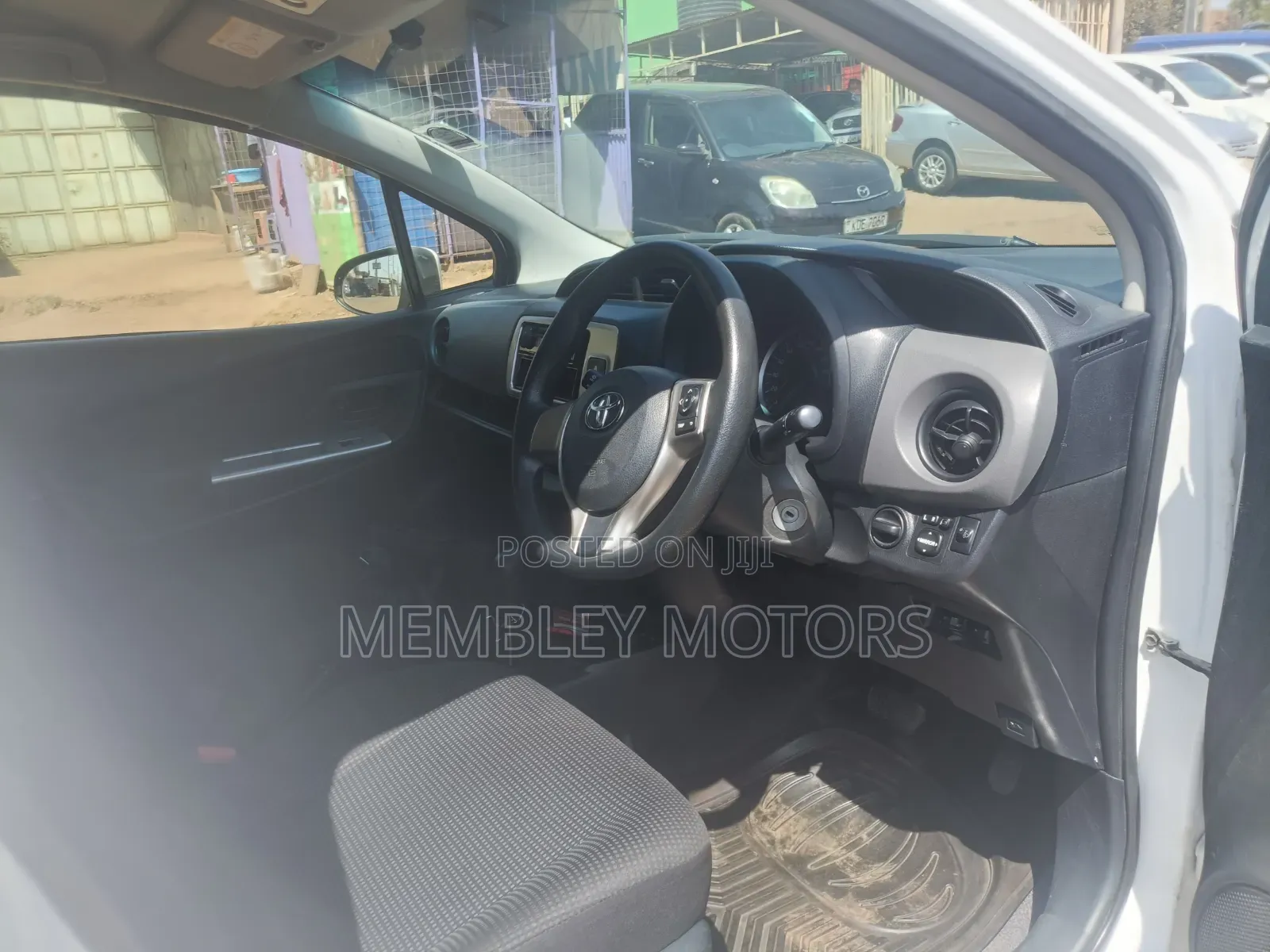 Toyota Vitz 2015 White