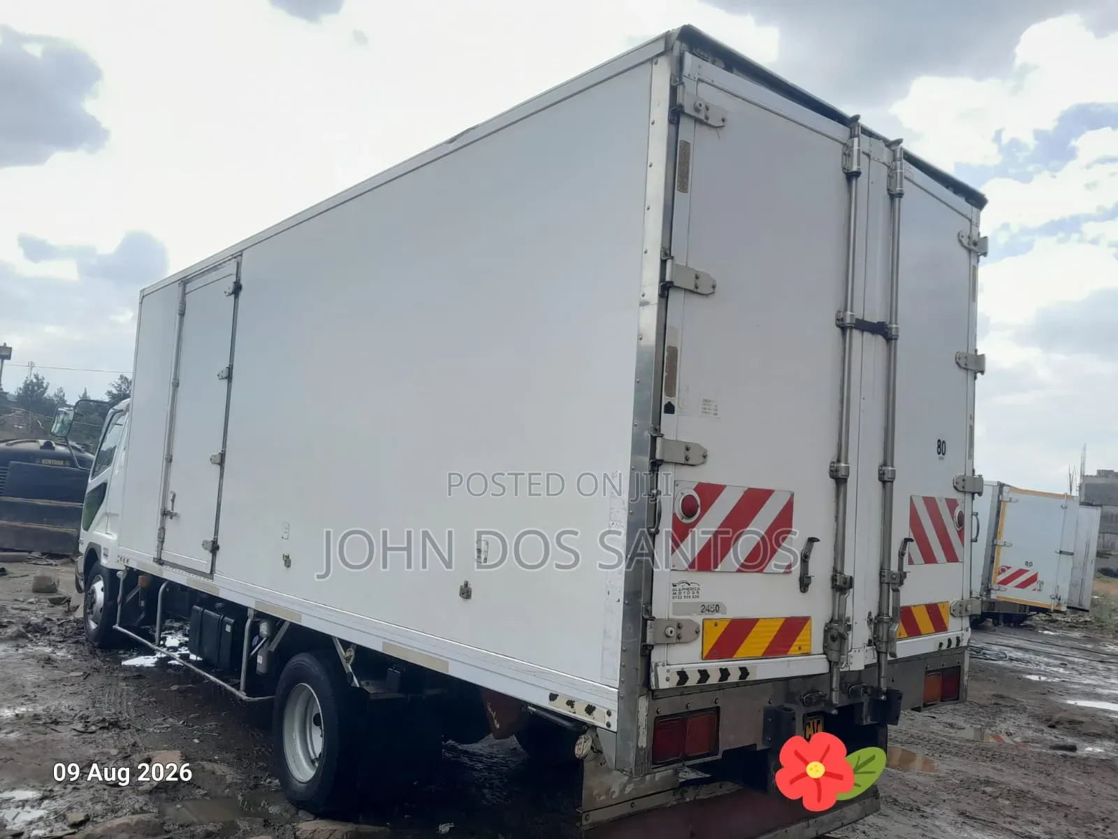 Refrigerated Mitsubishi Fuso Fighter 2012 White