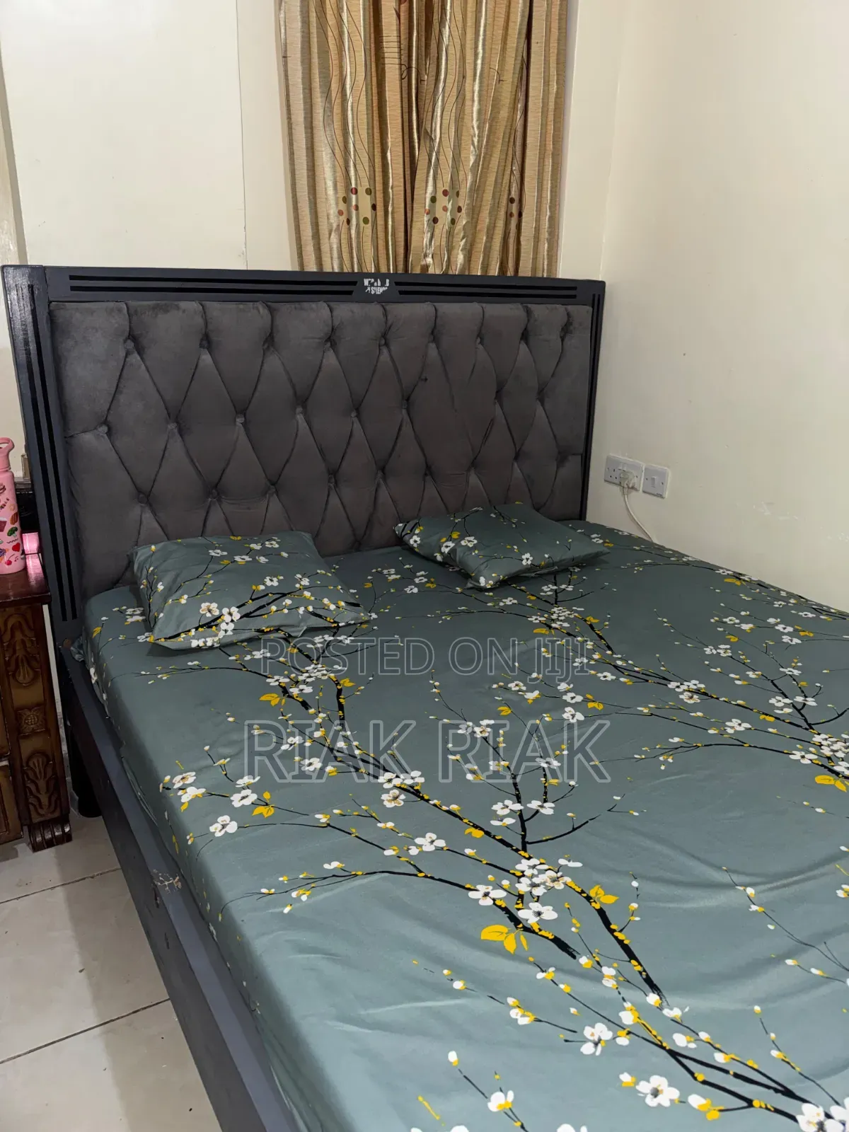 5 by 6 Chester  Bed