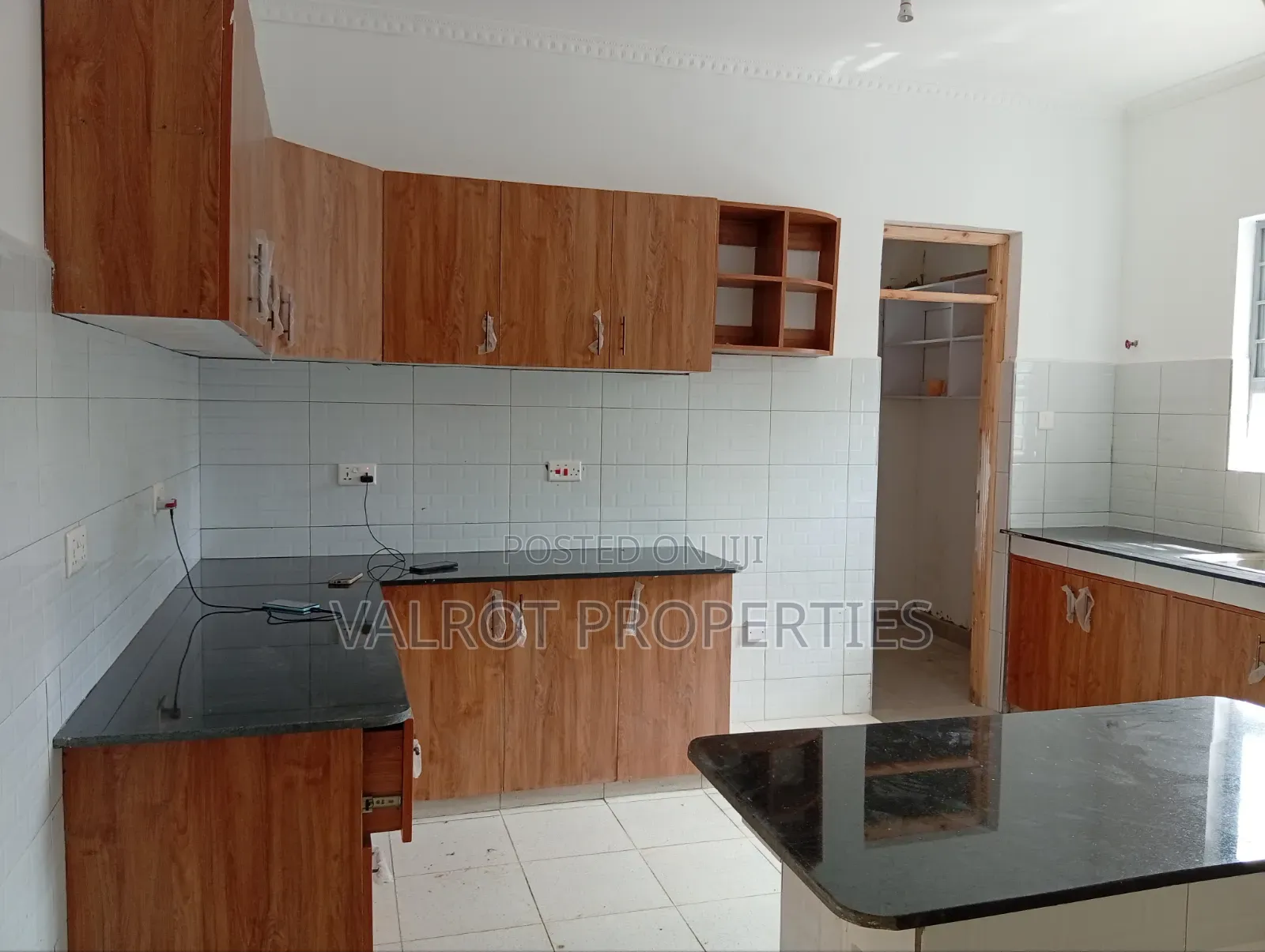 4bdrm Bungalow in Matasia for sale