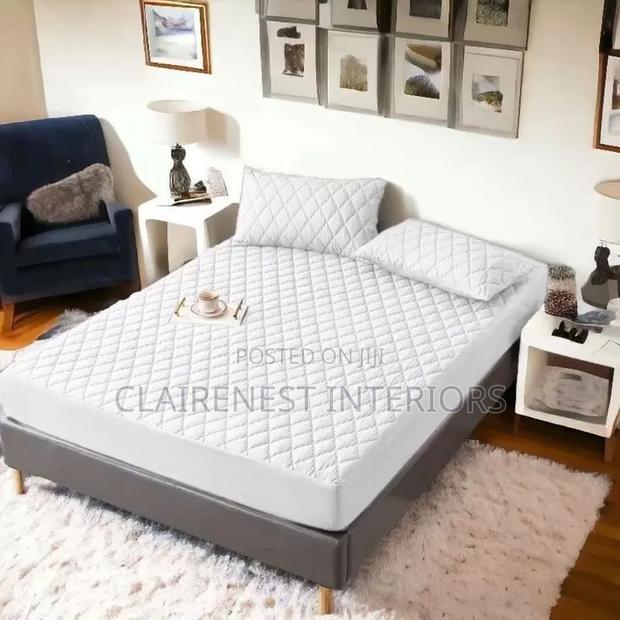 Quality and Cheap Waterproof Mattress Protector - main view