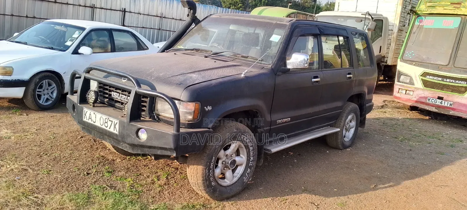 Isuzu Trooper 2000 Black