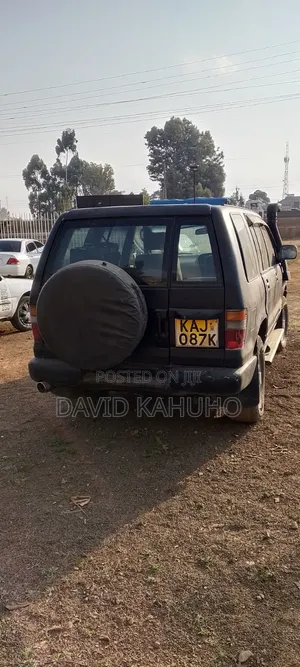Isuzu Trooper 2000 Black