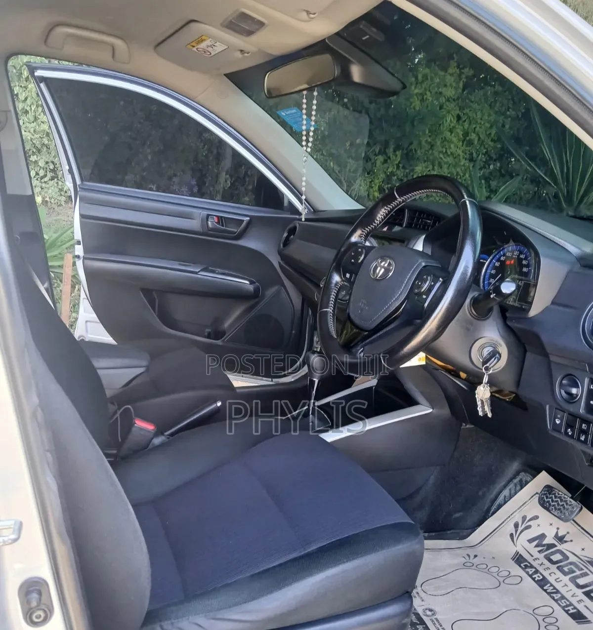 Toyota Corolla Fielder 2016 Silver