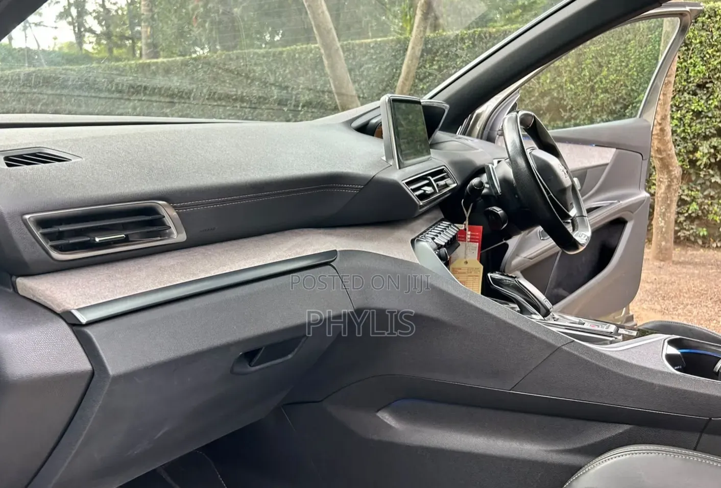 Peugeot 5008 2018 Green