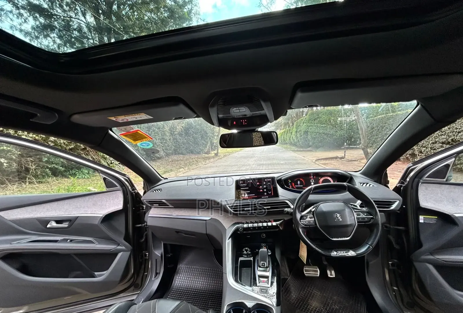 Peugeot 5008 2018 Green