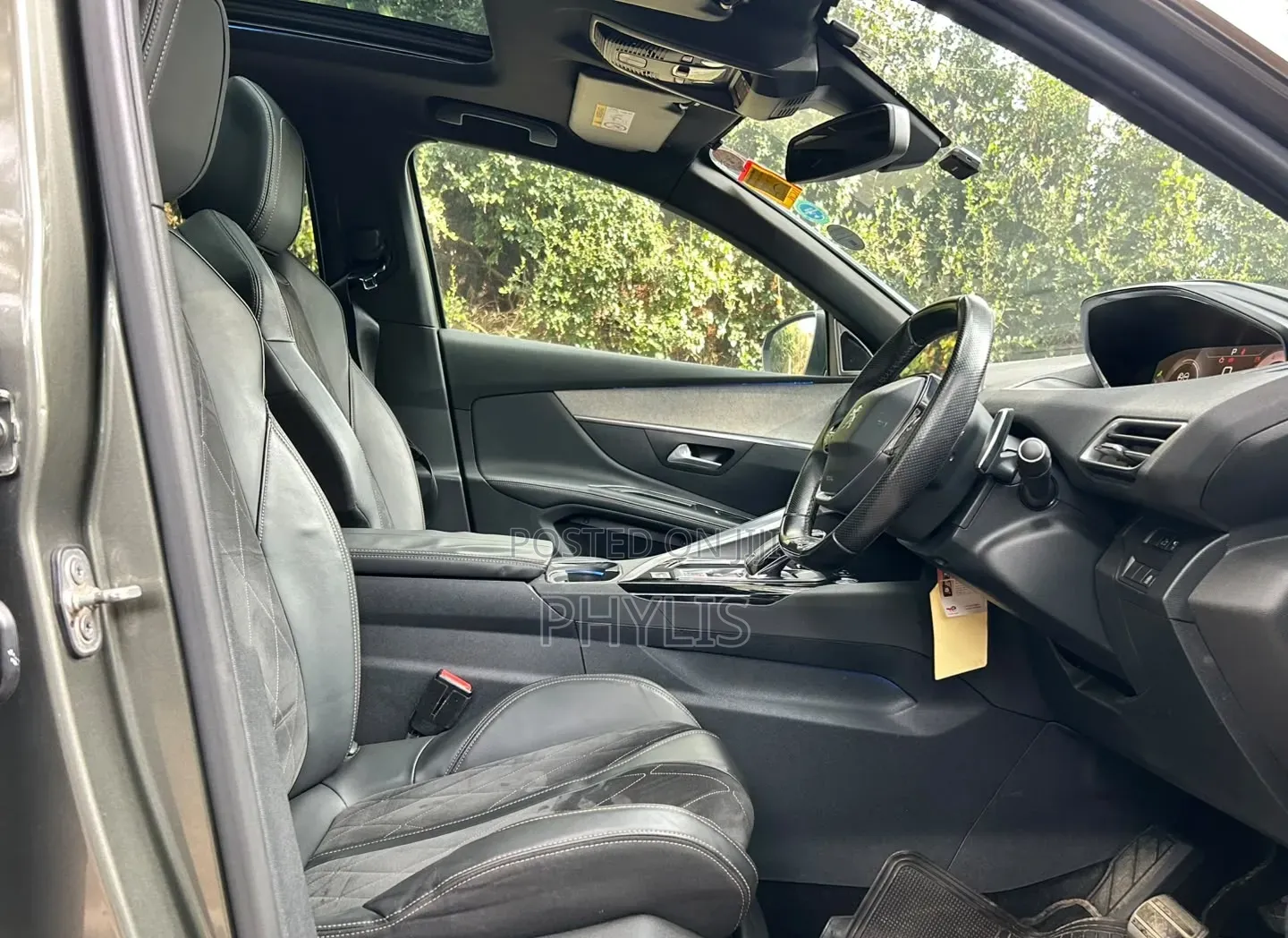 Peugeot 5008 2018 Green