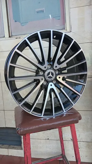 Rim Size 19" Mercedes-Benz Black Silver